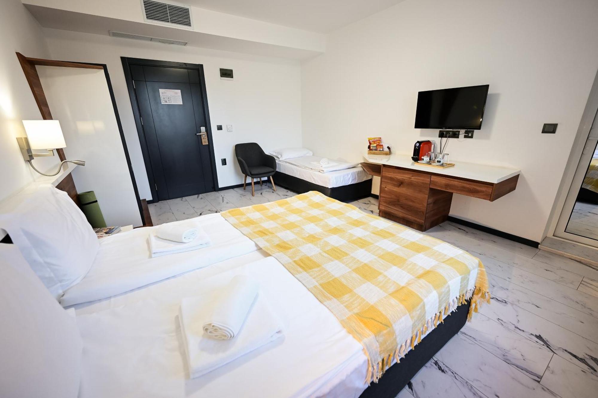 Rubo Hotel 苏曼 外观 照片