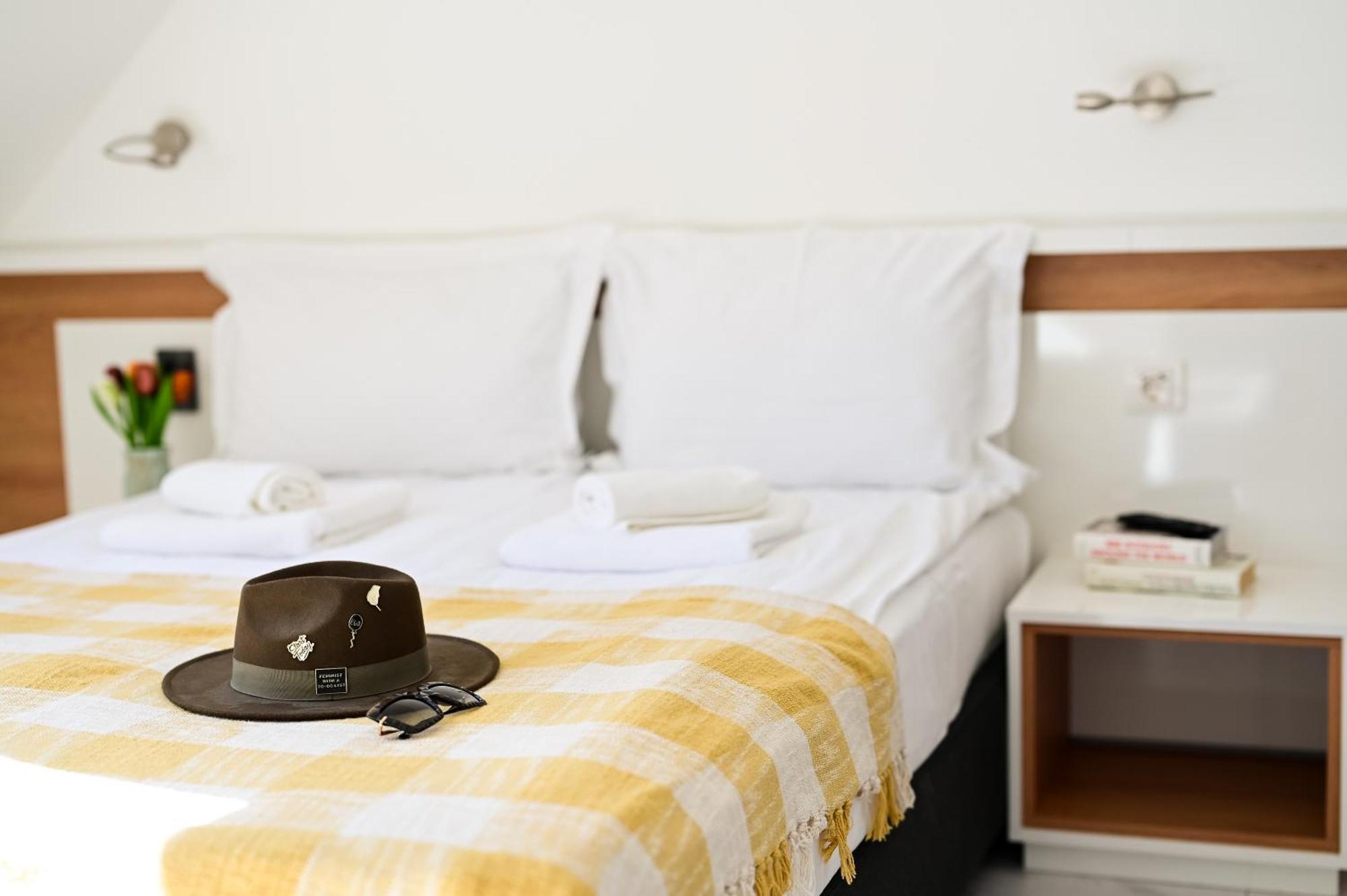 Rubo Hotel 苏曼 外观 照片