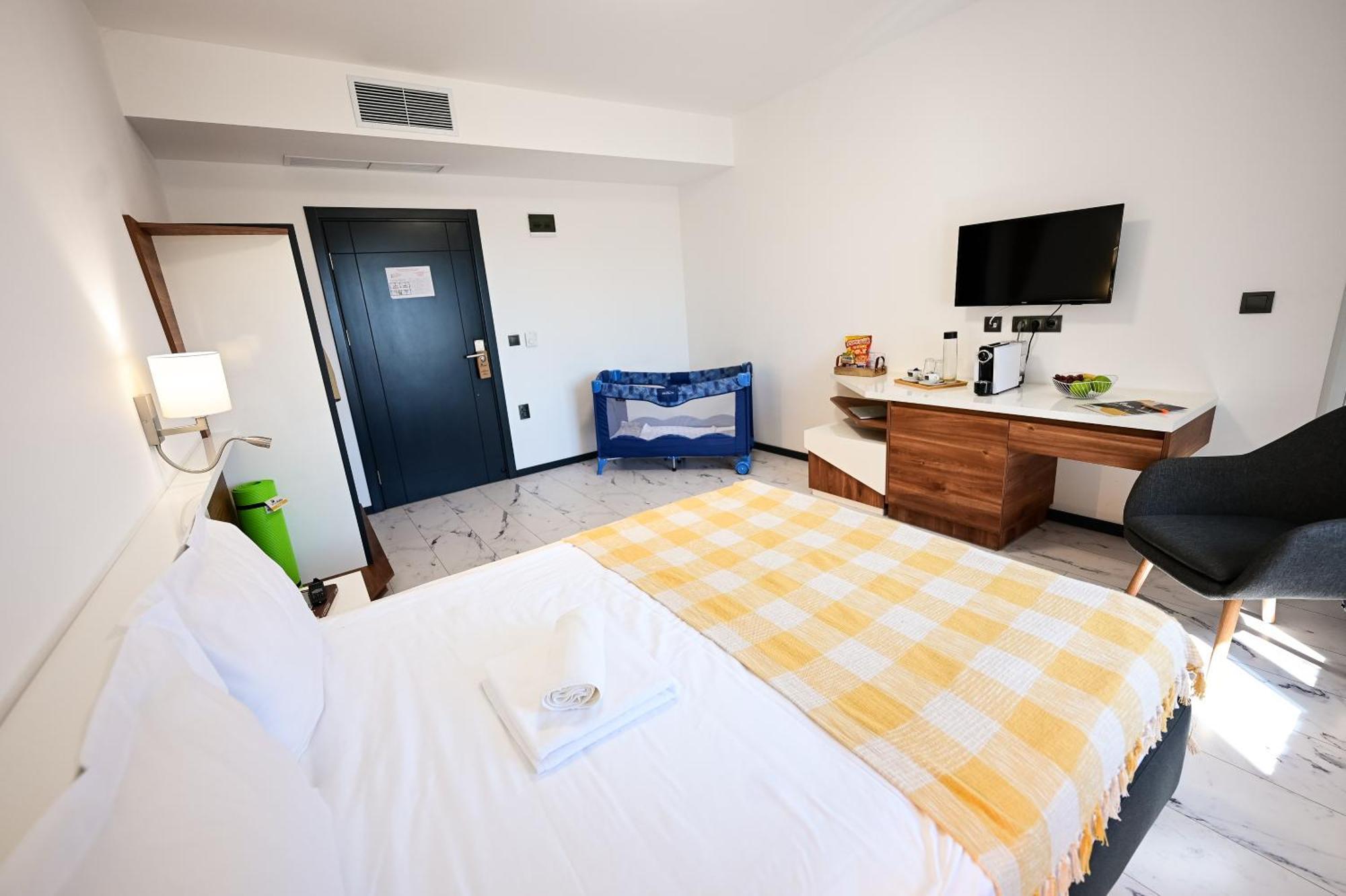 Rubo Hotel 苏曼 外观 照片